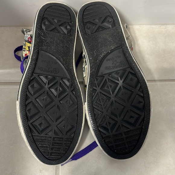 Size 3Y Graffiti Print Converse (Chuck Taylor) - Picture 6 of 8